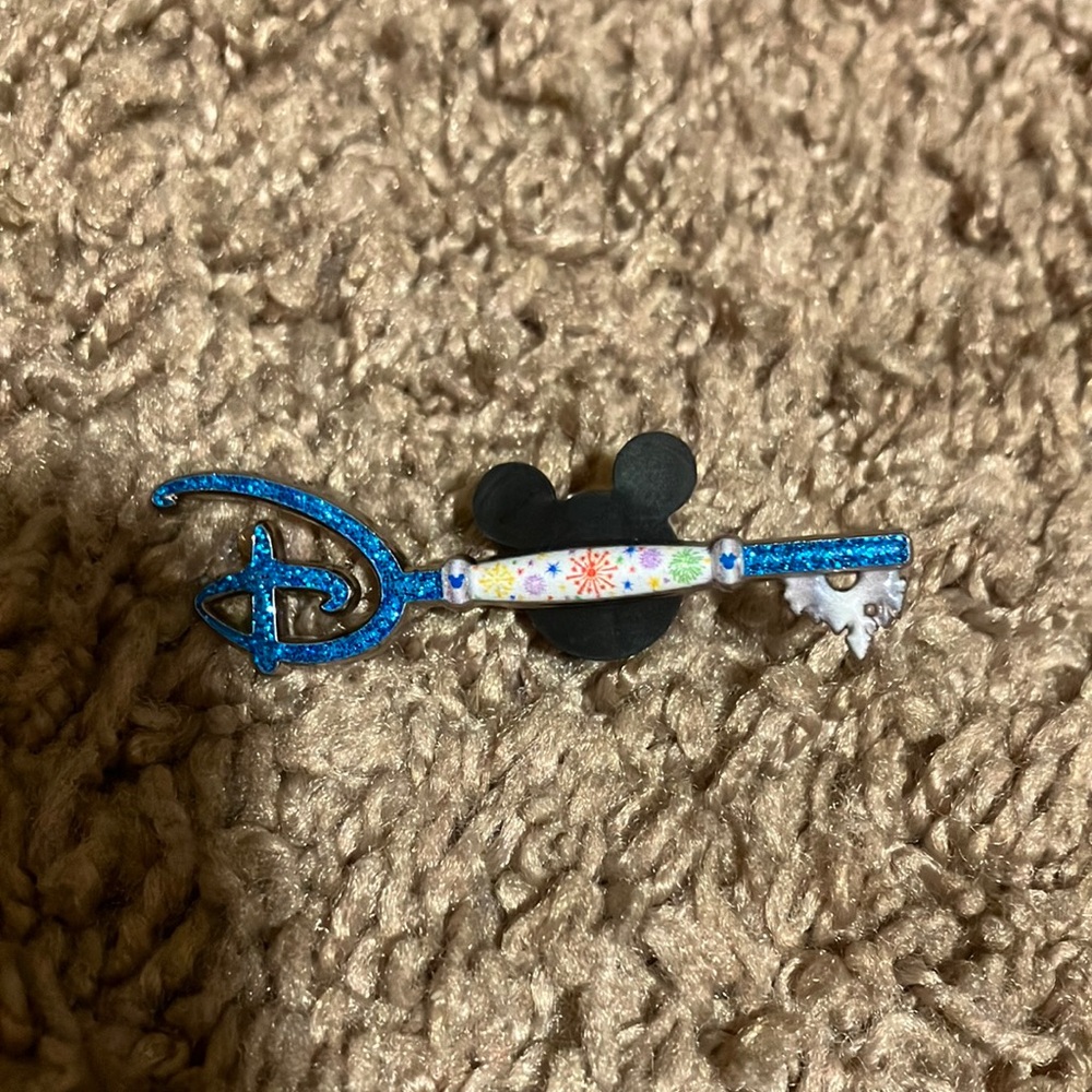 disney castle key pin